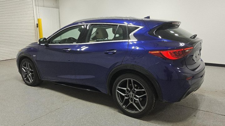 INFINITI QX30  2017
