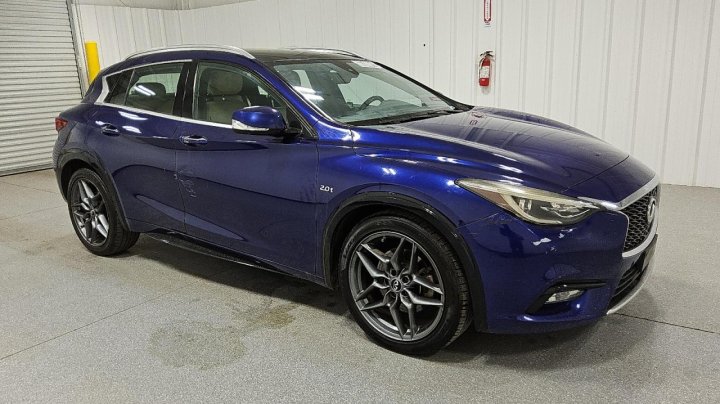 INFINITI QX30  2017