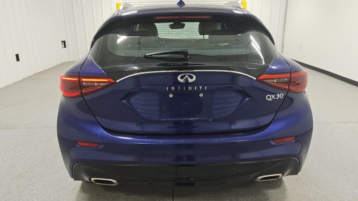 INFINITI QX30  2017