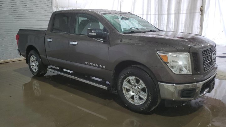 Nissan Titan  2019