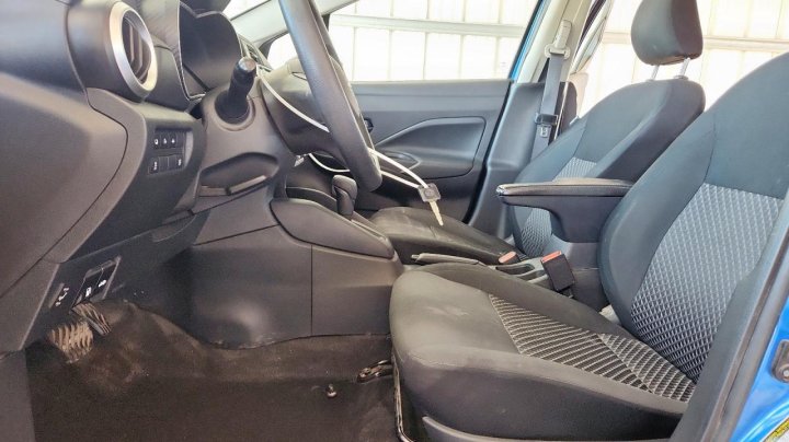 Nissan Versa  2023
