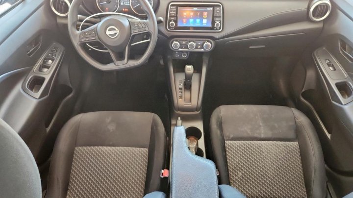 Nissan Versa  2023