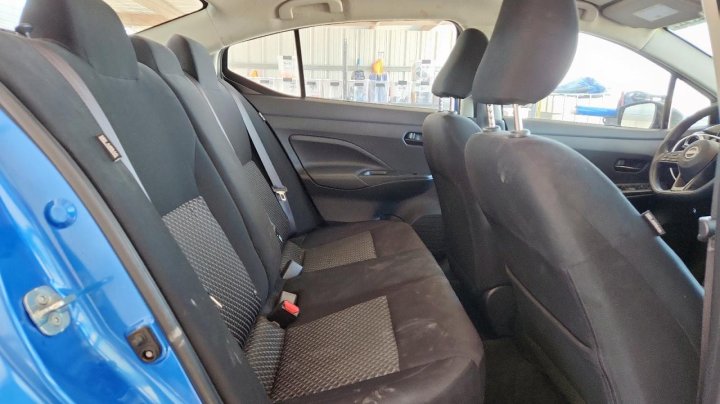 Nissan Versa  2023