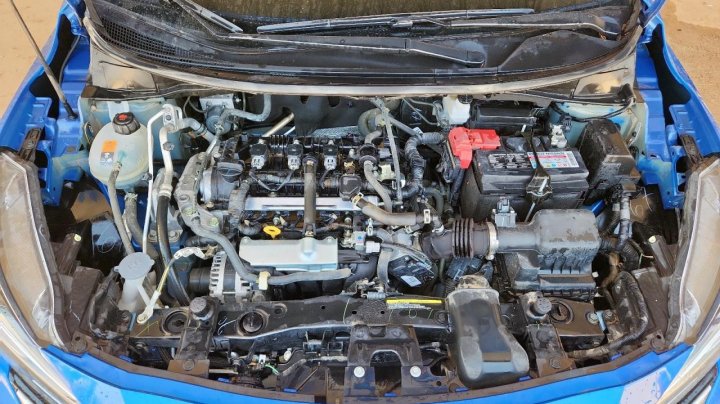 Nissan Versa  2023