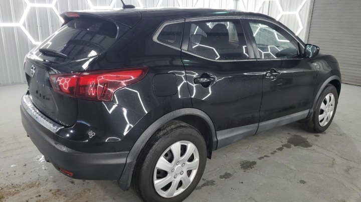 Nissan Rogue Sport  2018