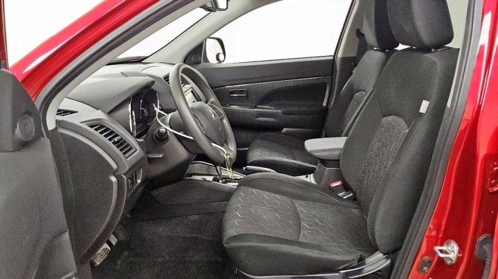 Mitsubishi OUTLANDER SPORT  2023