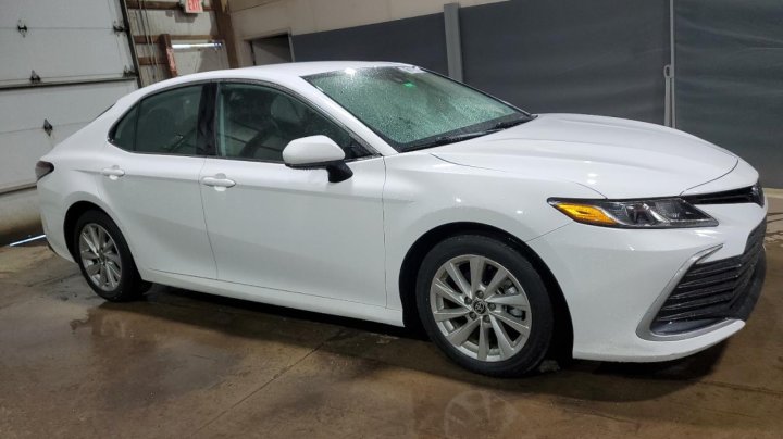 Toyota Camry  2023