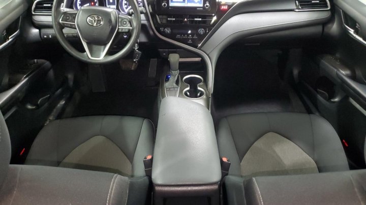 Toyota Camry  2023