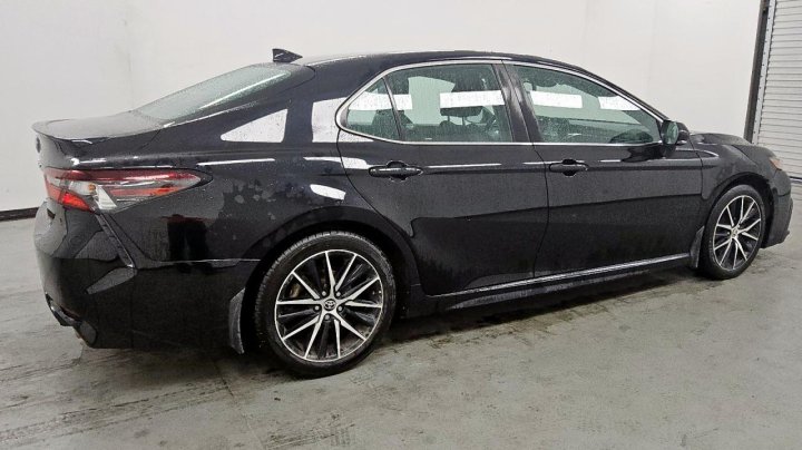 Toyota Camry  2021