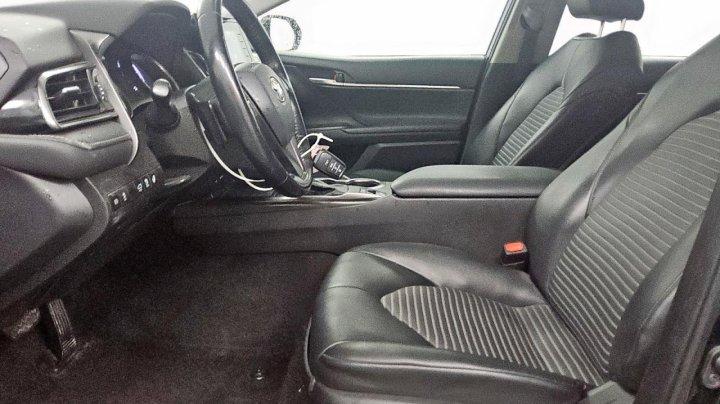 Toyota Camry  2021
