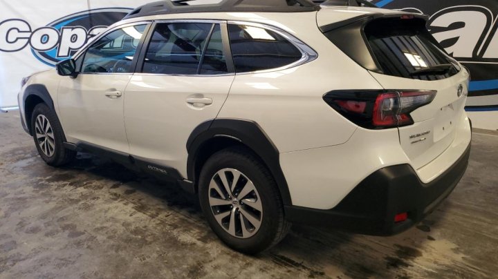 Subaru Outback  2023