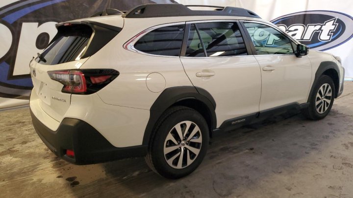 Subaru Outback  2023