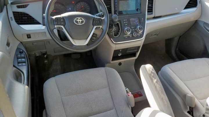 Toyota SIENNA  2017