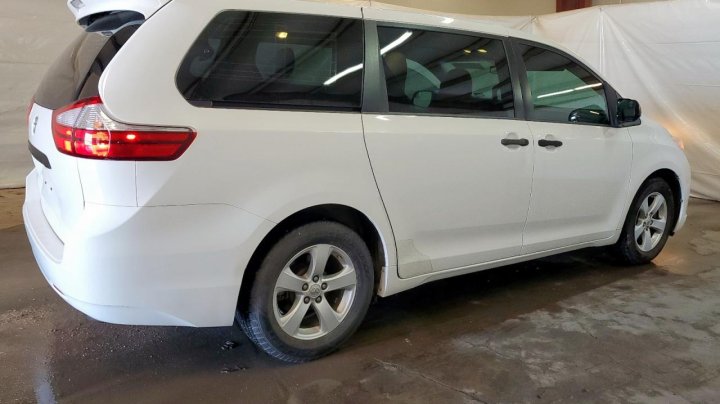 Toyota SIENNA  2017