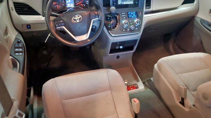 Toyota SIENNA  2017