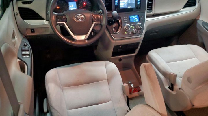 Toyota SIENNA  2017