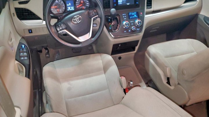 Toyota SIENNA  2017