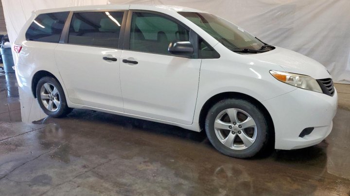 Toyota SIENNA  2017