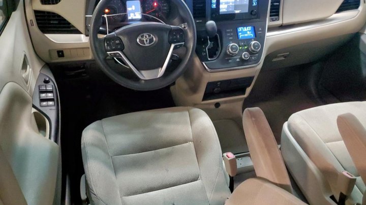 Toyota SIENNA  2017