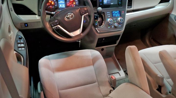 Toyota SIENNA  2017