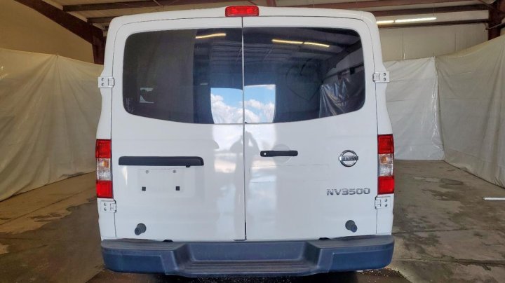 Nissan NV  2020
