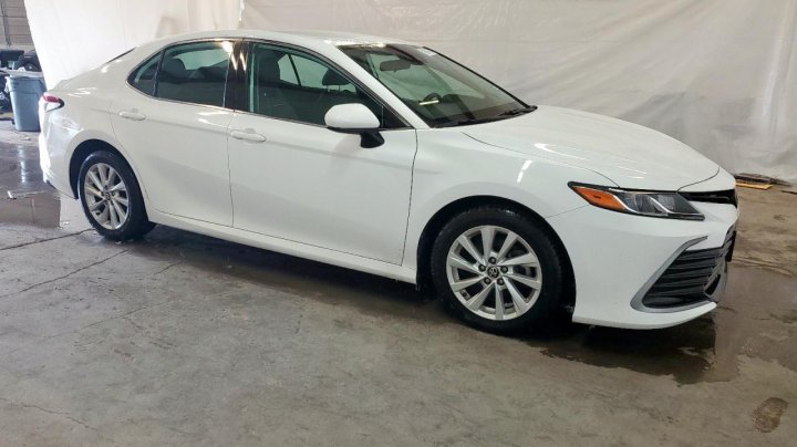 Toyota Camry  2021