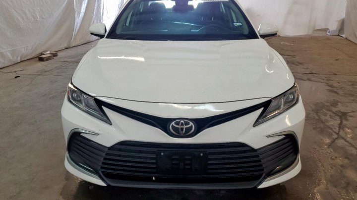 Toyota Camry  2021