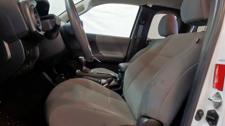 Toyota TACOMA  2021