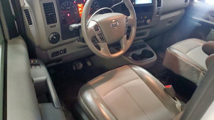 Nissan NV  2020
