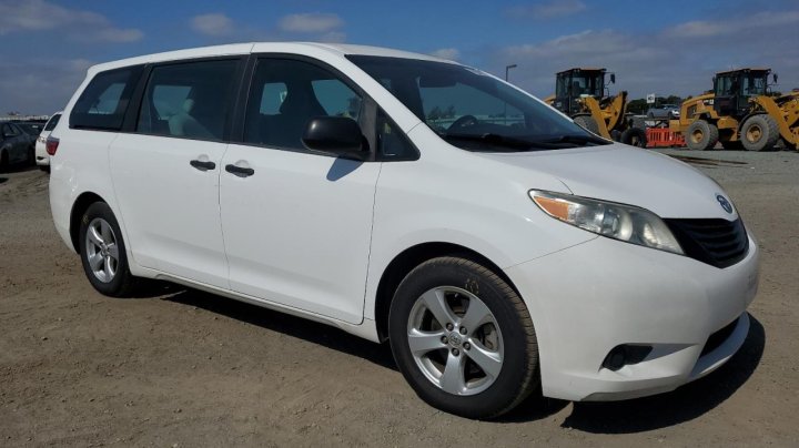 Toyota SIENNA  2016