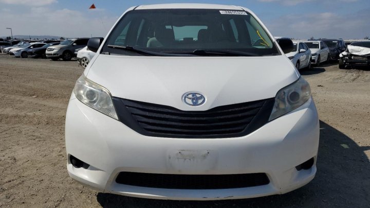 Toyota SIENNA  2016