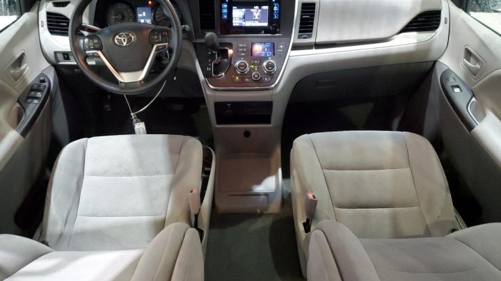 Toyota SIENNA  2016