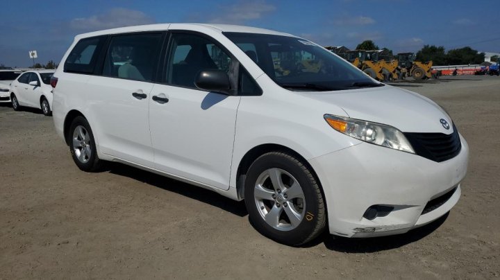 Toyota SIENNA  2016