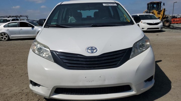 Toyota SIENNA  2016
