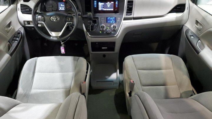 Toyota SIENNA  2016