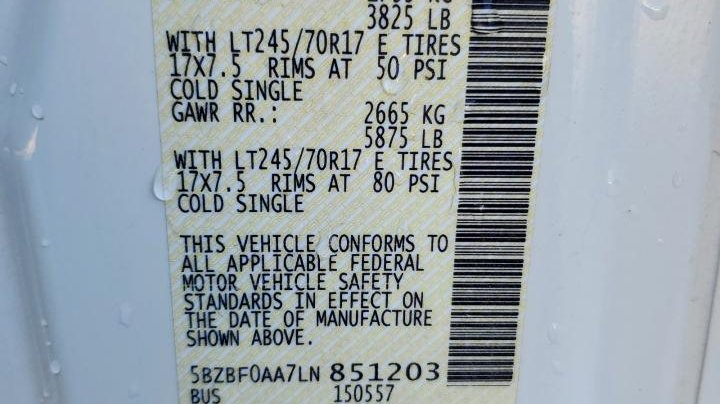 Nissan NV  2020