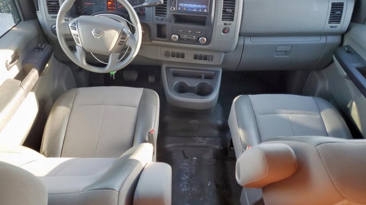 Nissan NV  2021