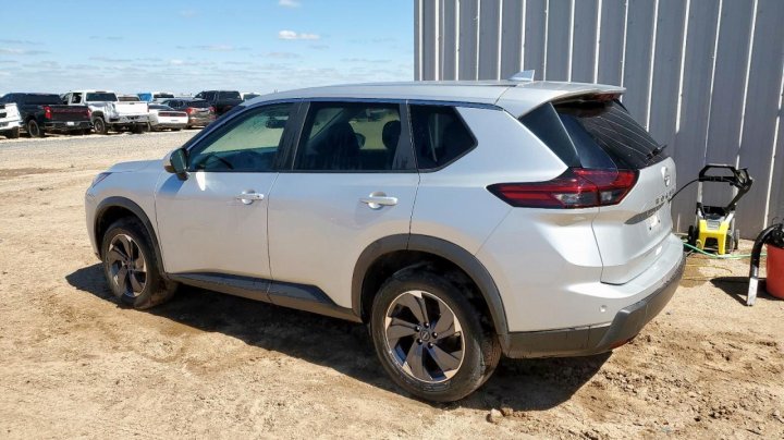 Nissan ROGUE  2025