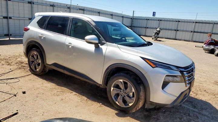 Nissan ROGUE  2025
