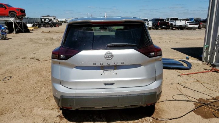 Nissan ROGUE  2025