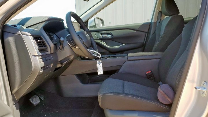 Nissan ROGUE  2025