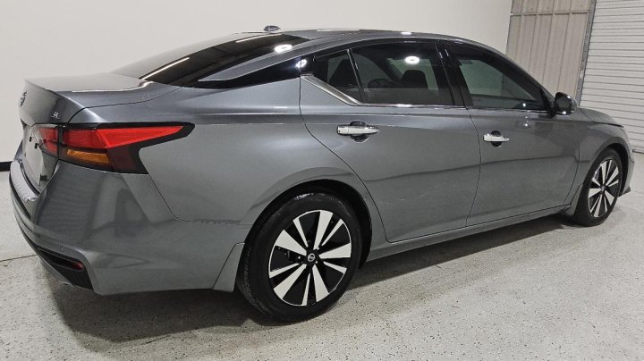 Nissan Altima  2022
