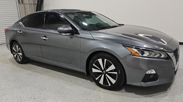 Nissan Altima  2022