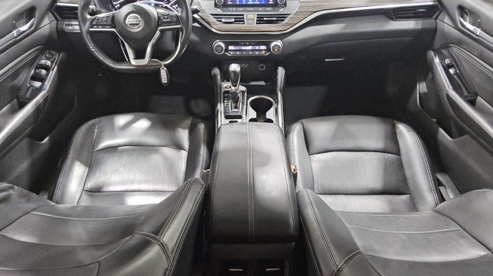 Nissan Altima  2022