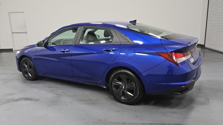 Hyundai Elantra  2022