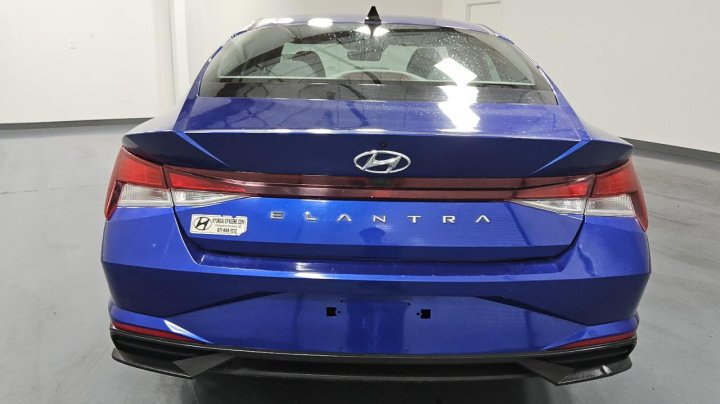 Hyundai Elantra  2022