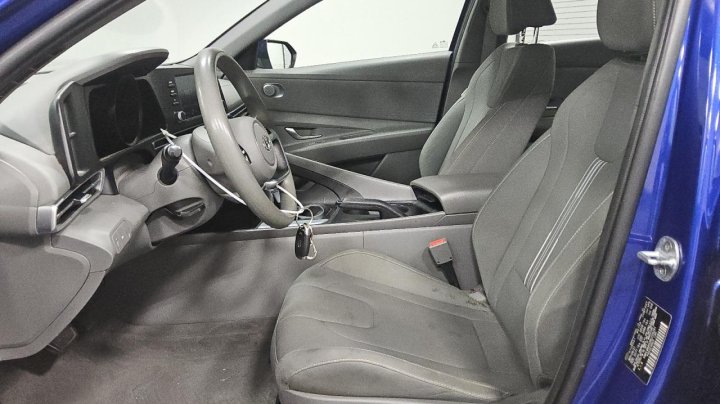 Hyundai Elantra  2022