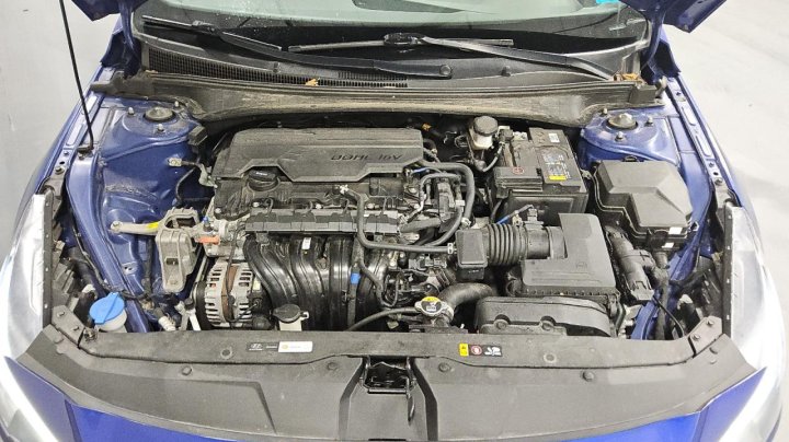 Hyundai Elantra  2022