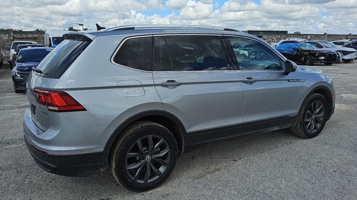 Volkswagen Tiguan  2022