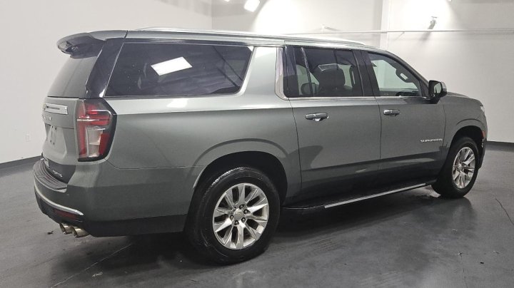 Chevrolet Suburban  2023